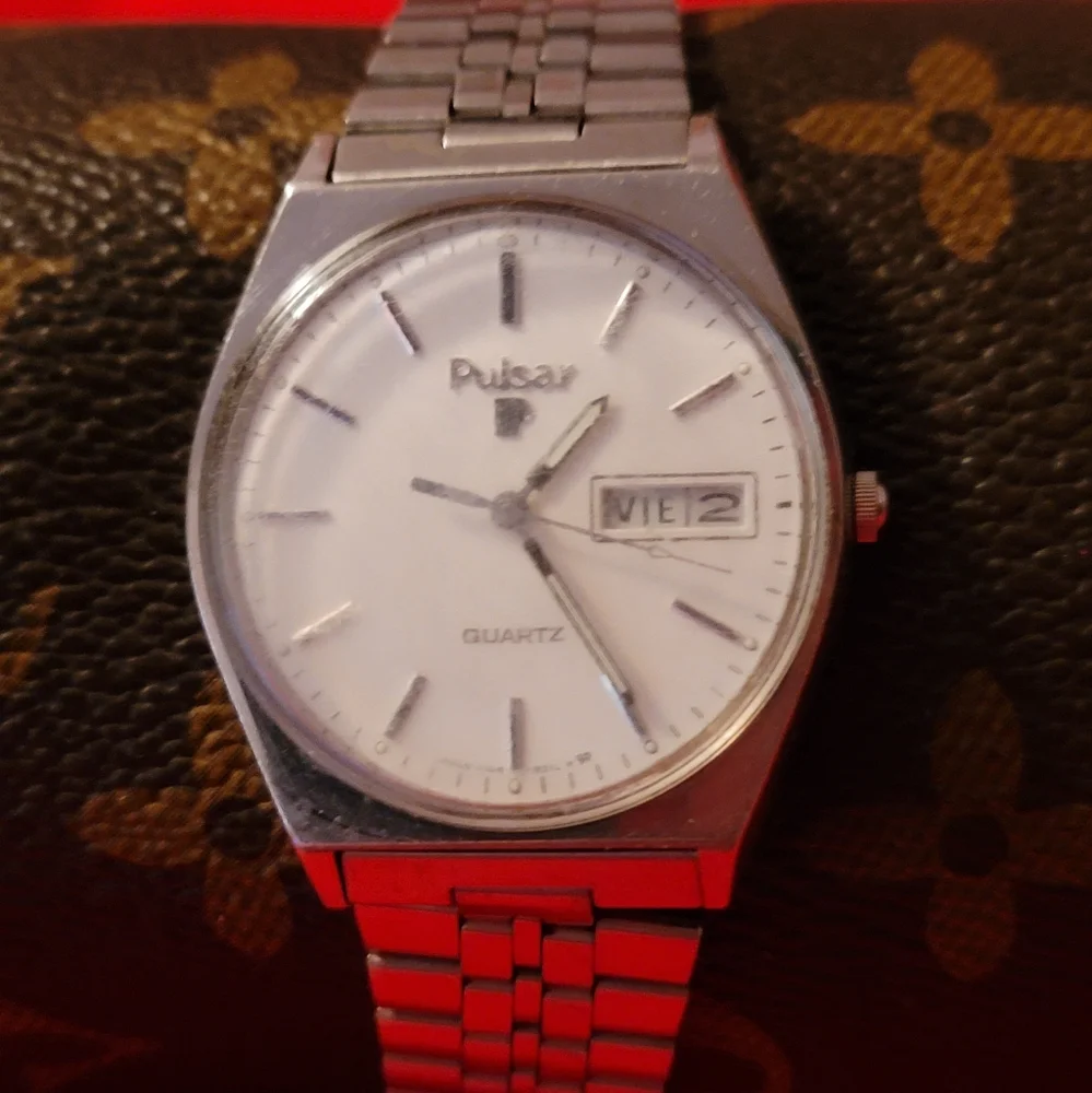 Pulsar Unisex Mens Womens Watch Y148-8009 Silver Case‎ & Band Day Date